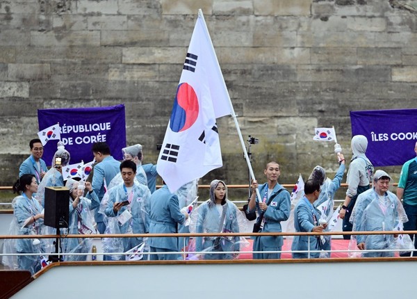 한국 선수단, 일본 언론의 조롱 대상... "파리올림픽은 한국의 침몰을 상징한다" 썸네일 이미지