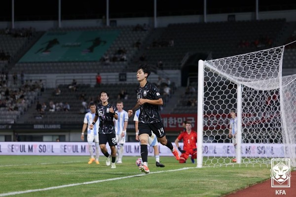 한국 U-19 대표팀, EOU컵 2차전에서 아르헨티나를 꺾고 '2연승' 달성 썸네일 이미지