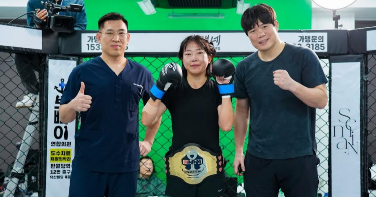 ‘무패 여고생’ 유나연을 꺾은 ‘현역 여경’ 허유라, KMMA 스트로급 초대 챔피언에 등극 썸네일 이미지