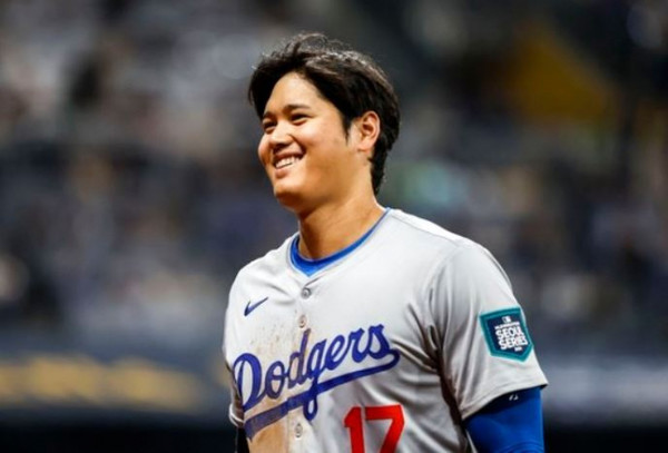 MLB 역사상 처음으로 50홈런-50도루 기록 세운 오타니, 통산 3회째 실버 슬러거 수상 기록··· 양키스… 썸네일 이미지