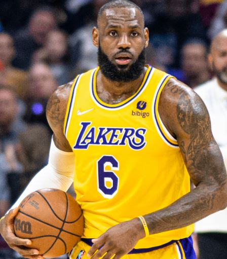 '40세의 전설' 르브론 제임스, '킹의 딜레마' 레이커스와의 계약이 마무리되면서, 선택의 시간이 다가왔다. 썸네일 이미지