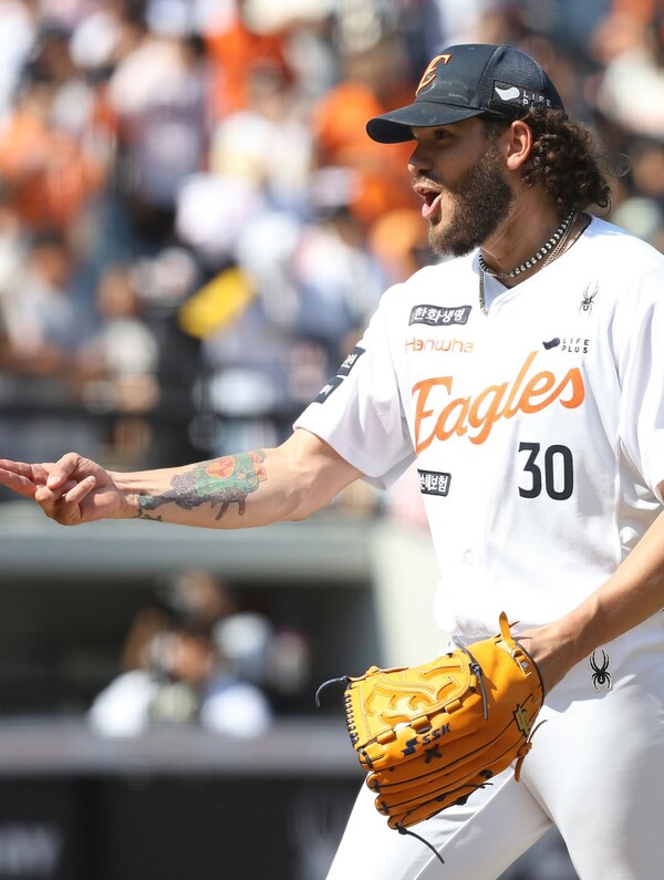 폰세의 어깨에 걸린 한화의 마지막 희망, 연패 굴욕 끝내기에 도전한다 썸네일 이미지