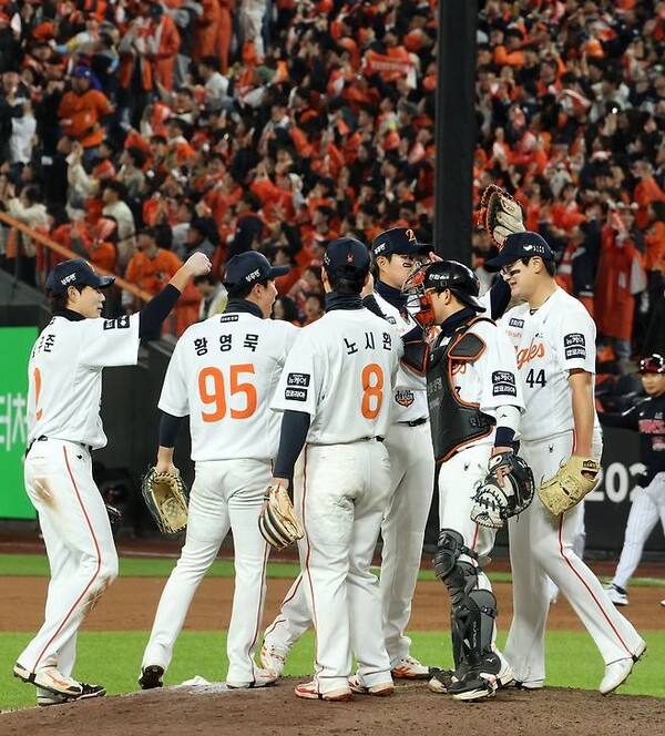 한화 이글스, 약속의 8회! 6득점 대역전극으로 26년 만에 한 풀었다! 썸네일 이미지