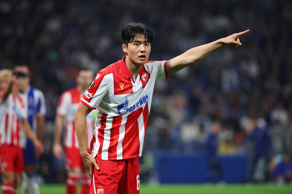 설영우, 택배 크로스로 시즌 4호 도움에 성공하며 즈베즈다 보이보디아에 역전승 썸네일 이미지