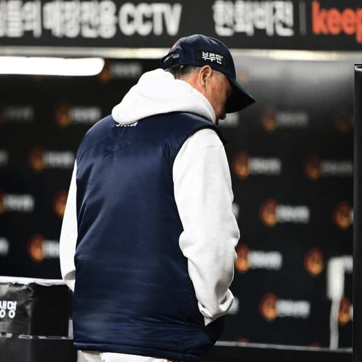 김경문 감독, 김서현 끝까지 지켰지만 결국 무너진 한화의 믿음, 독이 된 이유는? 썸네일 이미지