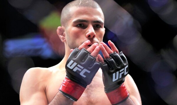 무함마드 모카예프, "UFC의 악역 이미지 부여, 나의 억울함 토로" 썸네일 이미지