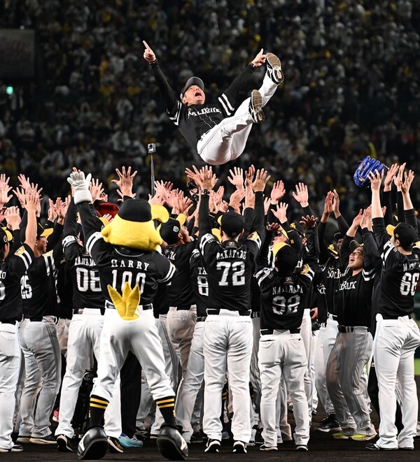 고시엔을 제압한 소프트뱅크, 12번째 일본시리즈 우승 했다. 썸네일 이미지